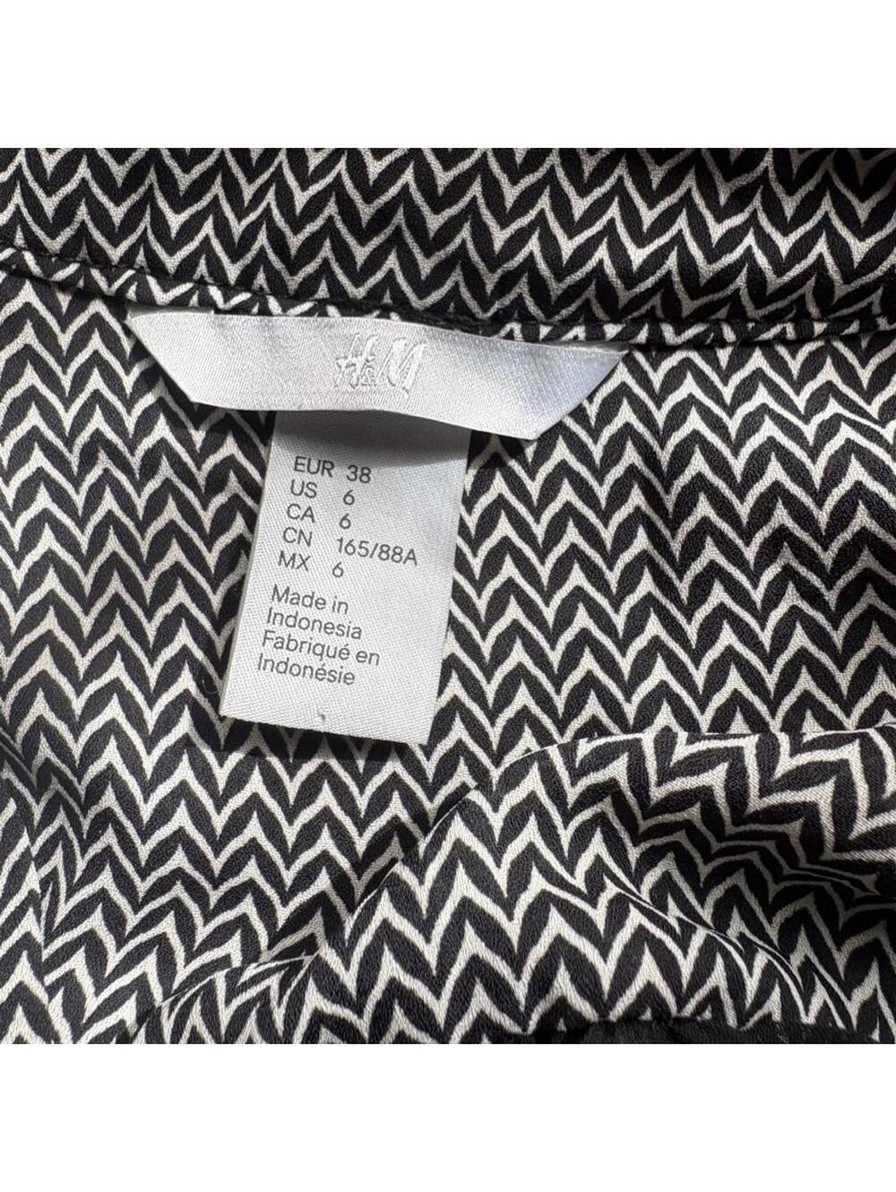 H&M black and tan chevron print dress with tie waist Size 6 - Picture 2 of 7